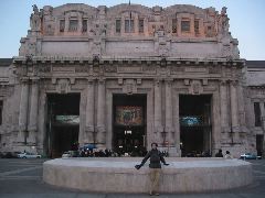 Jon in front of Milano Trainstation