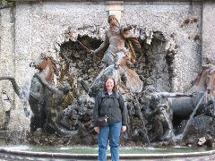 Liz in Linderhof gardens