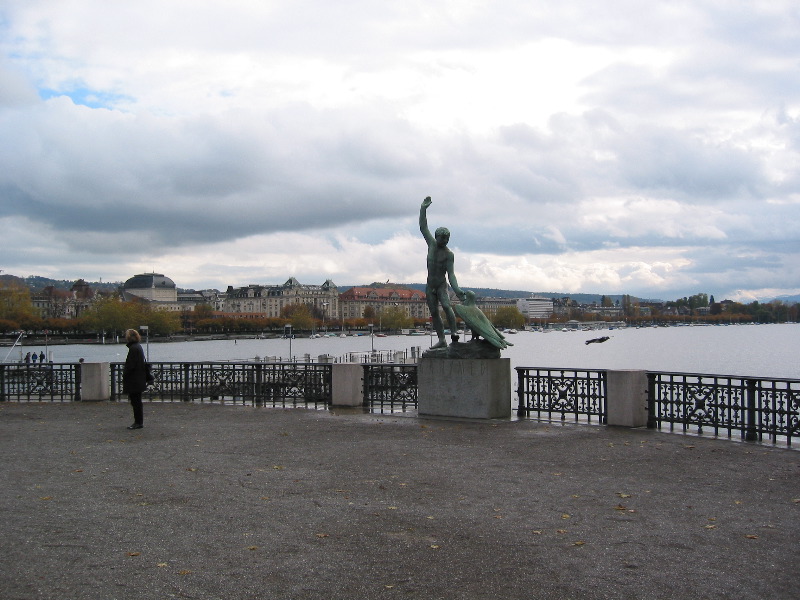 Statue & Z&uuml;richsee