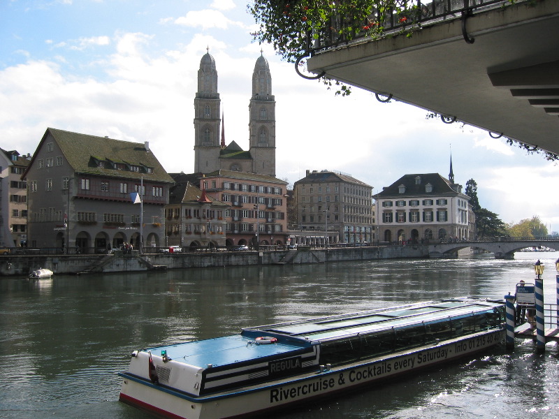 Limmat River & Grosm&uuml;nster