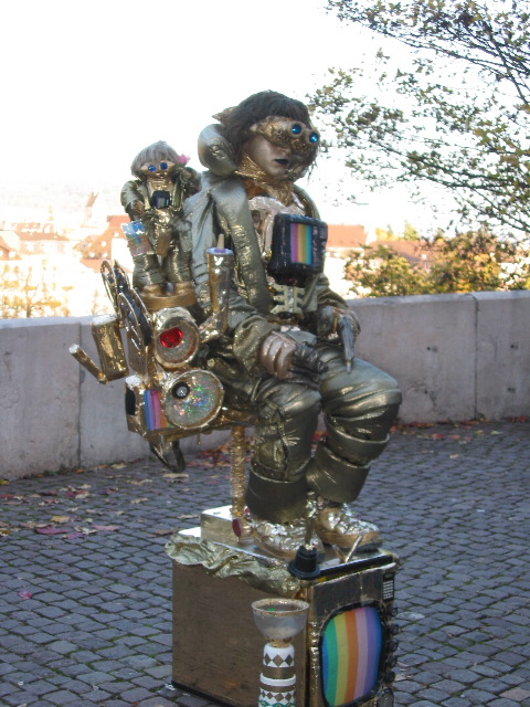 Gold Statue Guy - Pose