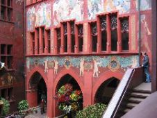 Liz looking at the Rathaus